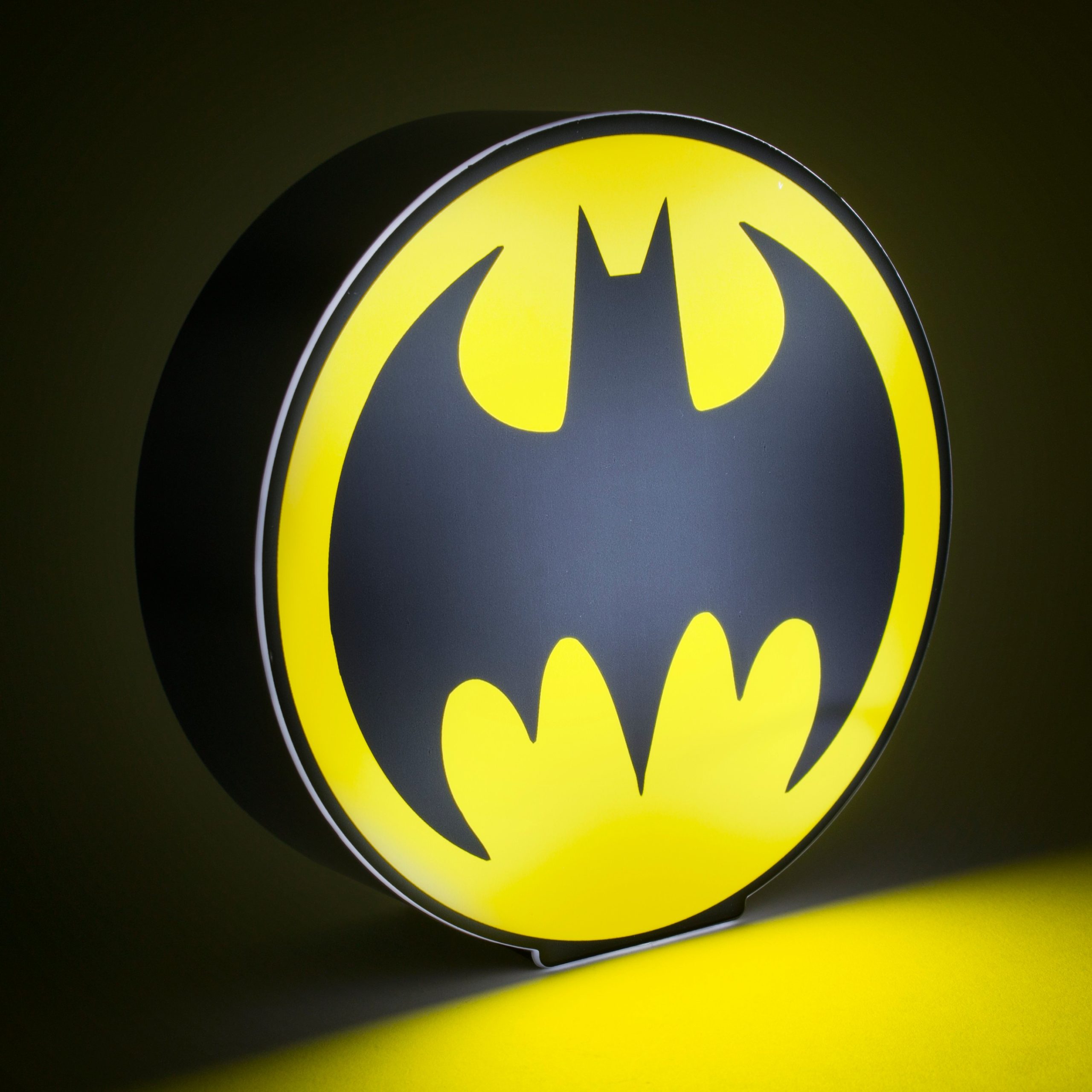 batman-dc-light